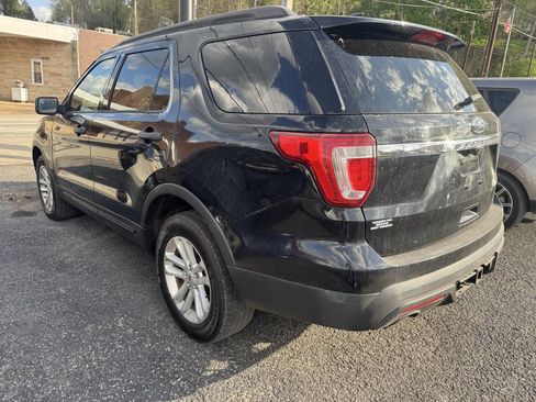 Used 2017 Ford Explorer 4WD w/ Class II Trailer Tow Package image 4