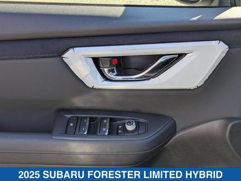 Used 2025 Subaru Forester Limited AWD/4WD image 22