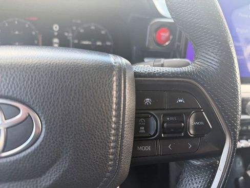 Certified 2024 Toyota Tacoma TRD Off-Road AWD/4WD image 19