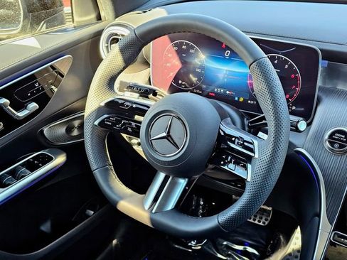 New 2026 Mercedes-Benz GLC 300 4MATIC image 29