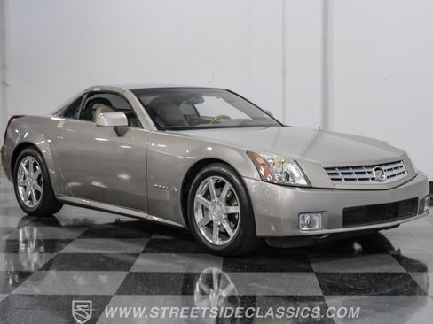Used 2005 Cadillac XLR RWD image 15