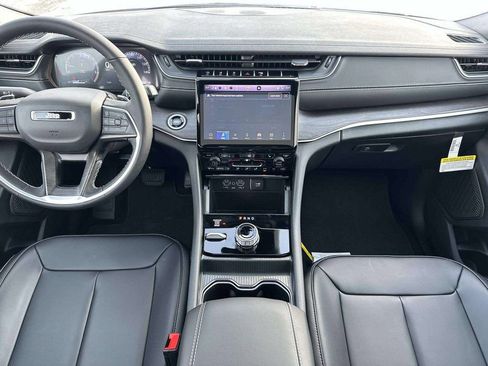 New 2025 Jeep Grand Cherokee L Limited w/ Black Appearance Package image 7