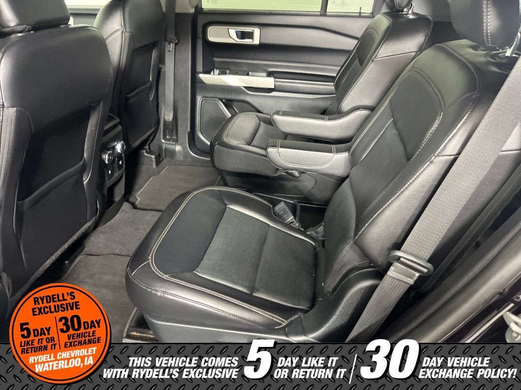Used 2021 Ford Explorer Limited w/ Equipment Group 301A AWD/4WD image 19