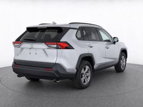 Used 2025 Toyota RAV4 XLE AWD/4WD image 3