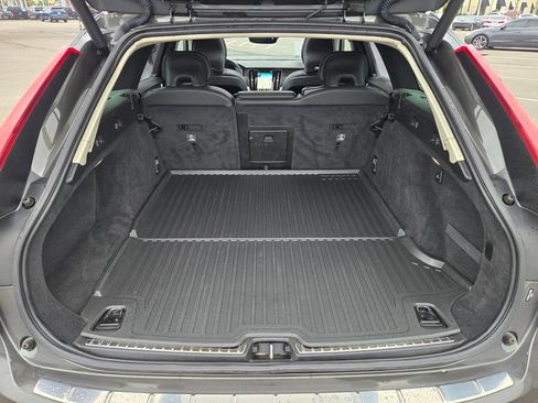 Used 2020 Volvo V90 T6 Cross Country AWD/4WD image 22