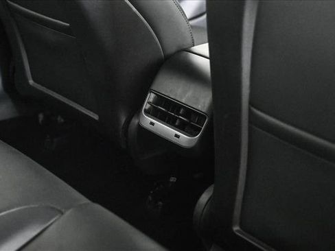 Used 2020 Tesla Model 3 Long Range image 18