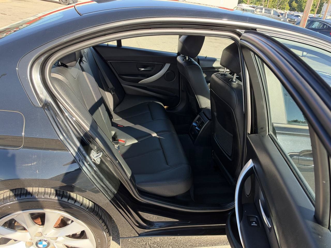 Used 2018 BMW 320i xDrive Sedan AWD/4WD image 10