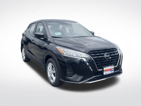 New 2025 Nissan Kicks Play S image 7