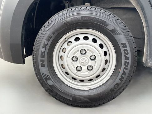 Used 2024 RAM ProMaster 2500 w/ Safety Group FWD image 28