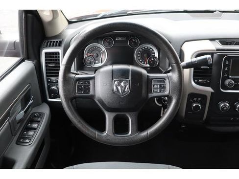 Used 2013 RAM 1500 Classic SLT w/ Premium Display Pkg AWD/4WD image 8