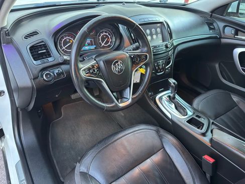 Used 2017 Buick Regal Sport Touring image 2