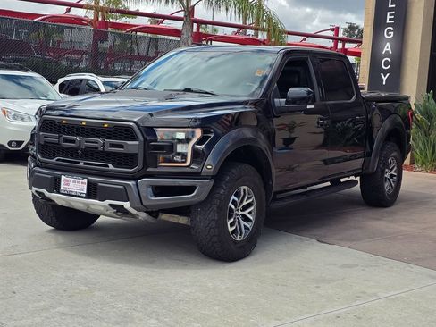 Used 2017 Ford F150 Raptor w/ Equipment Group 802A Luxury AWD/4WD image 5