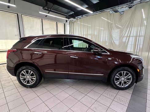 Used 2023 Cadillac XT5 Premium Luxury w/ Technology Package AWD/4WD image 3