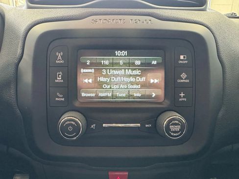 Used 2017 Jeep Renegade Latitude w/ Popular Equipment Group image 39