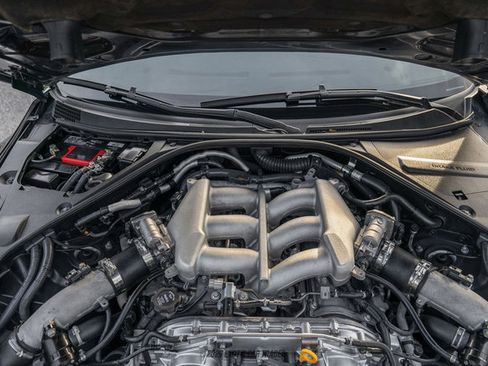Used 2010 Nissan GT-R Premium AWD/4WD image 20
