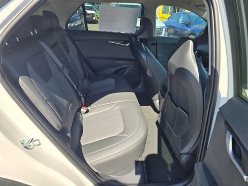 New 2026 Kia Niro Wind FWD image 12