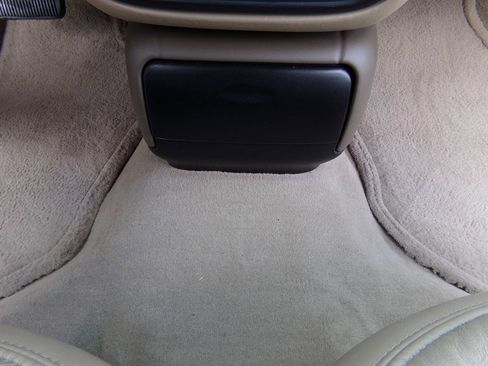 Used 2001 Lincoln Continental image 53