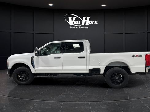 Used 2024 Ford F250 XLT AWD/4WD image 4