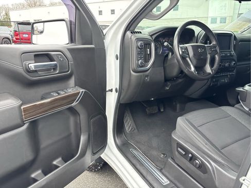 Certified 2022 Chevrolet Silverado 1500 RST image 8
