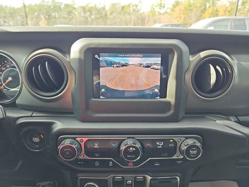 Used 2022 Jeep Gladiator Sport image 27