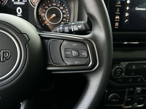 Used 2026 Jeep Wrangler Unlimited Sport AWD/4WD image 14