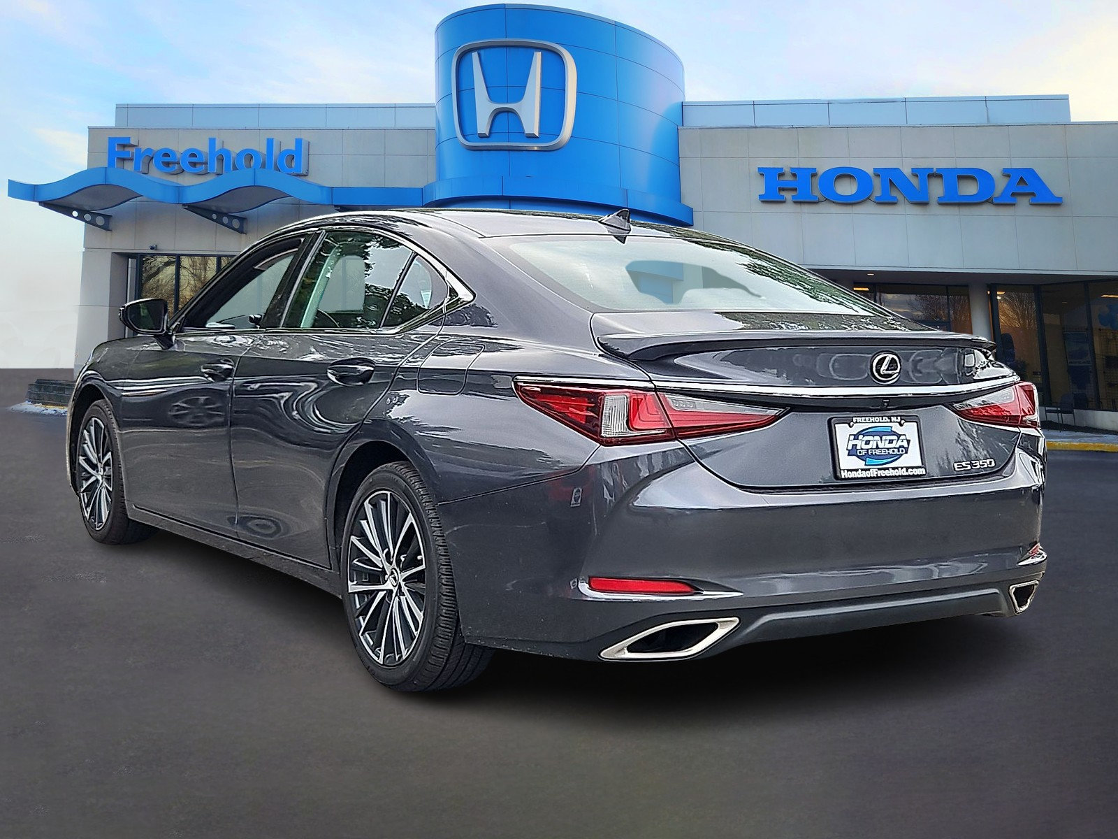 Used 2022 Lexus ES 350 w/ Premium Package FWD image 5