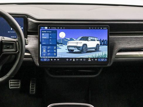 Used 2023 Rivian R1S Adventure AWD/4WD image 15