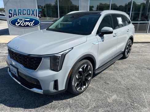 Used 2025 Kia Sorento EX w/ Panoramic Sunroof Package FWD image 24