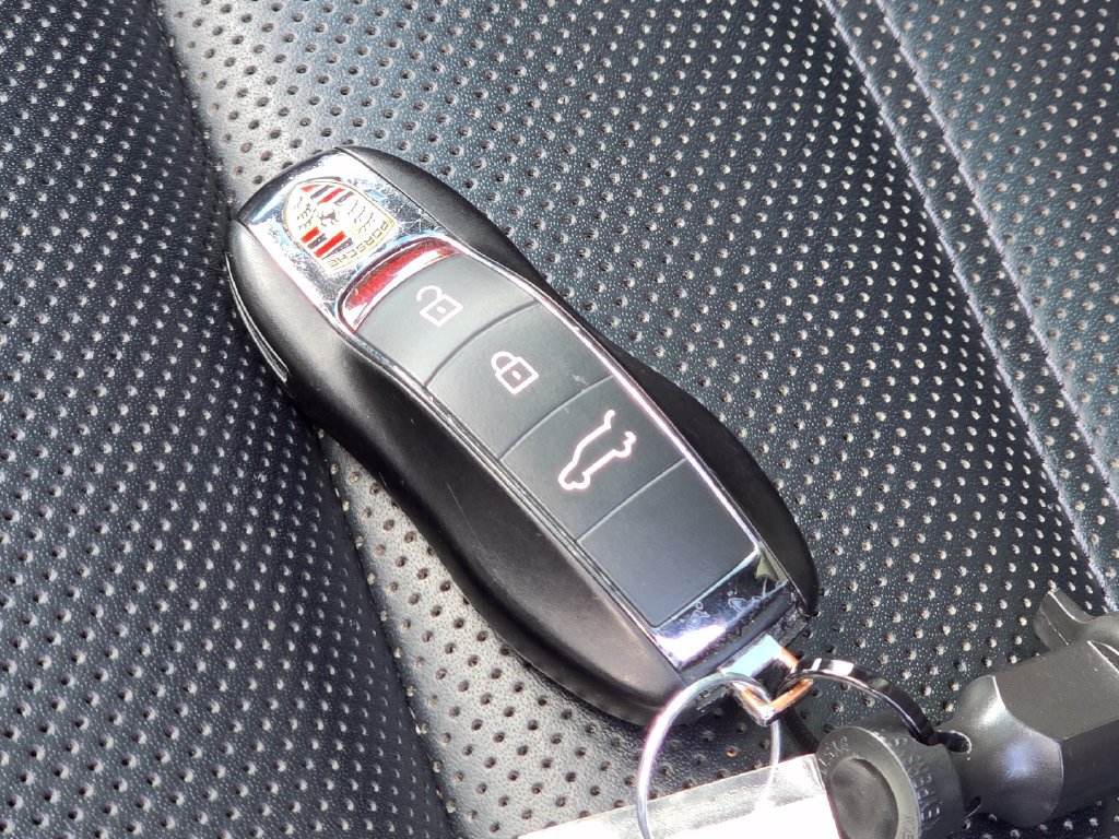 Used 2023 Porsche Macan GTS AWD/4WD image 47