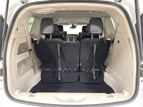 Used 2023 Chrysler Pacifica Touring-L FWD image 24