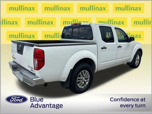 Used 2018 Nissan Frontier SV AWD/4WD image 2