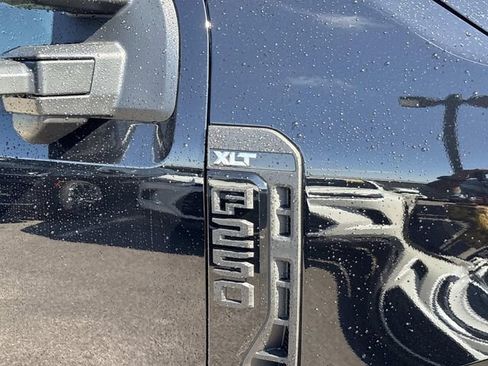 New 2026 Ford F250 XLT w/ XLT Premium Package AWD/4WD image 10
