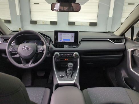 Used 2024 Toyota RAV4 XLE AWD/4WD image 17