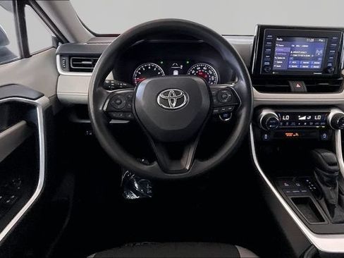 Used 2021 Toyota RAV4 XLE FWD image 8