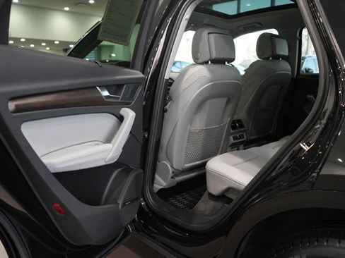 Used 2024 Audi Q5 e Premium Plus image 35