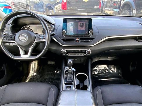 Used 2022 Nissan Altima 2.5 SV w/ SV Premium Package image 15