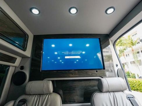 Used 2018 Mercedes-Benz Sprinter 3500 image 57