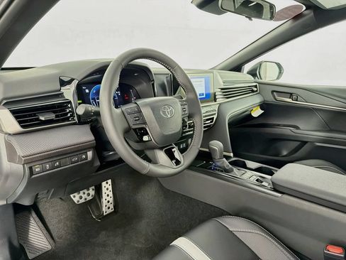 New 2026 Toyota Camry SE FWD image 13