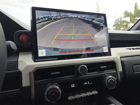 Used 2024 Toyota Tacoma TRD Sport image 29