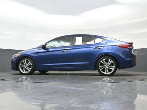 Used 2017 Hyundai Elantra Limited FWD image 25