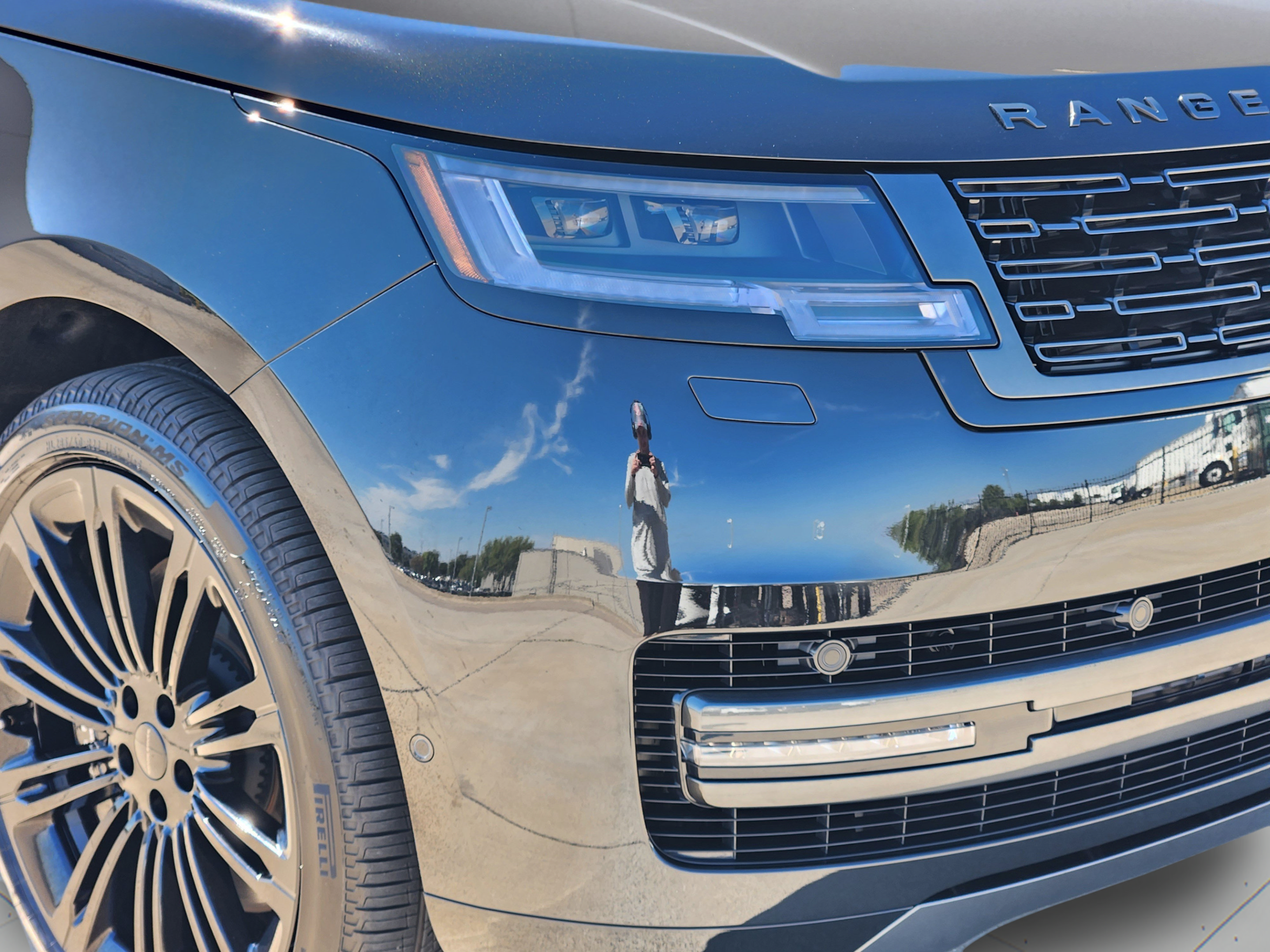New 2026 Land Rover Range Rover Long Wheelbase SE AWD/4WD image 29