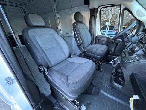 Used 2025 RAM ProMaster 3500 w/ Convenience Group image 34