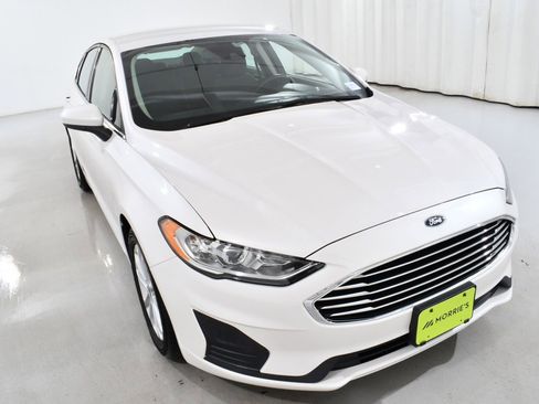 Used 2020 Ford Fusion SE image 4