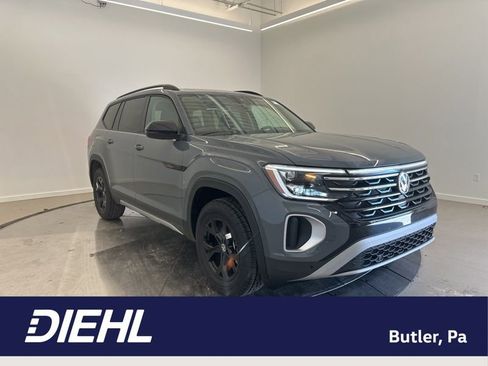 New 2026 Volkswagen Atlas Peak Edition AWD/4WD image 1