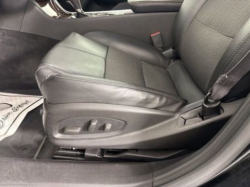 Used 2015 Chevrolet Impala LT w/ Convenience Package image 26