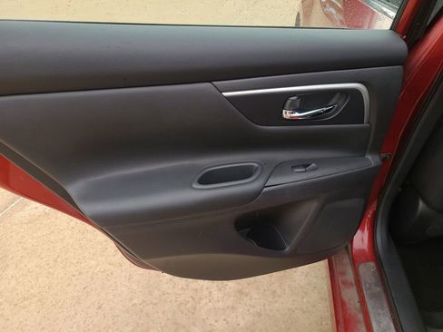 Used 2016 Nissan Altima 2.5 SL w/ 2.5 Technology Package FWD image 11
