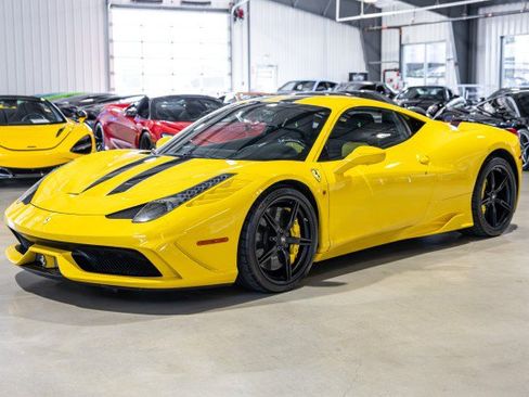 Used 2015 Ferrari 458 Speciale Coupe RWD image 2