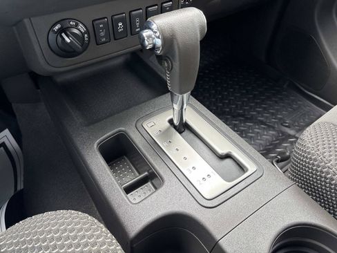 Used 2019 Nissan Frontier PRO-4X image 34