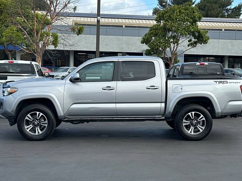 Used 2019 Toyota Tacoma TRD Sport w/ Technology Package RWD image 8