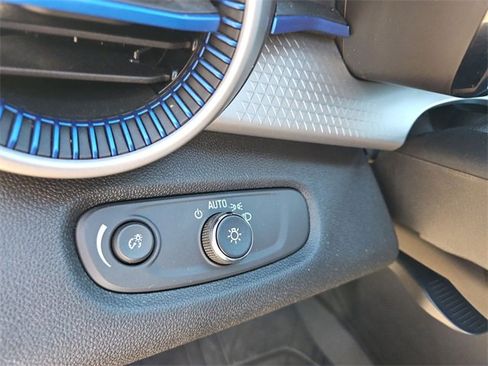 Used 2024 Chevrolet Trax LS w/ LS Convenience Package image 16